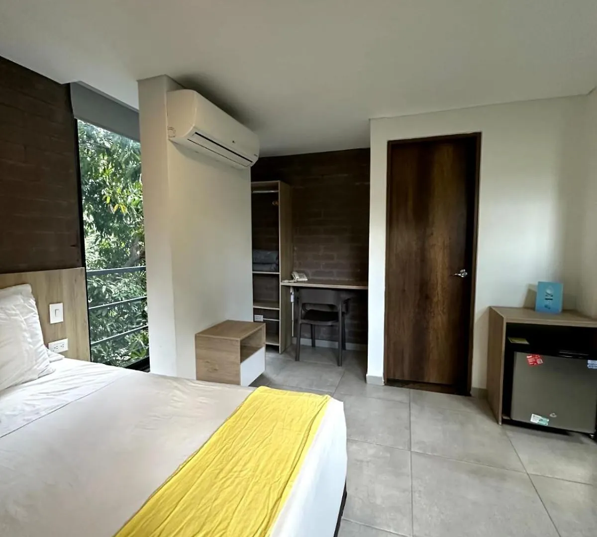 Hotel Zona Verde Μεντεγίν 3*,