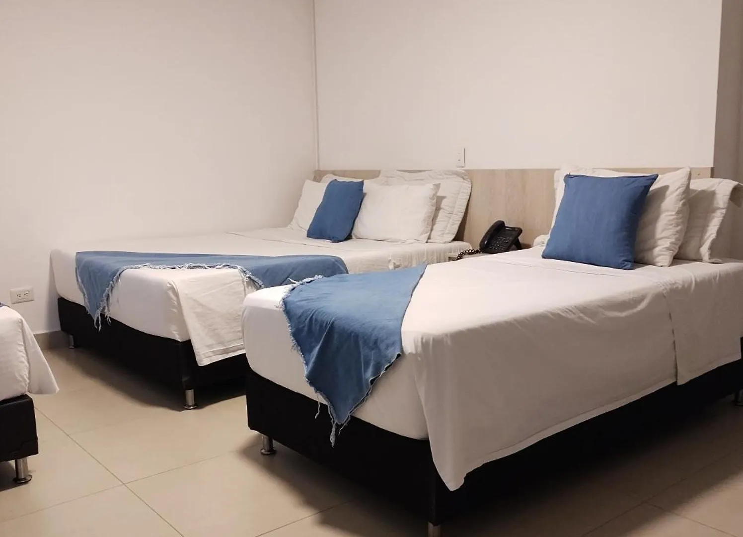 Hotel Zona Verde Μεντεγίν 3*,