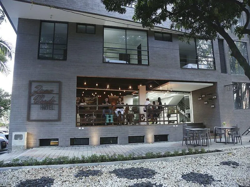 Hotel Zona Verde 메딜린