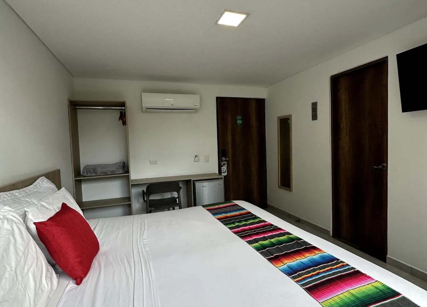 Hotel Zona Verde 메딜린