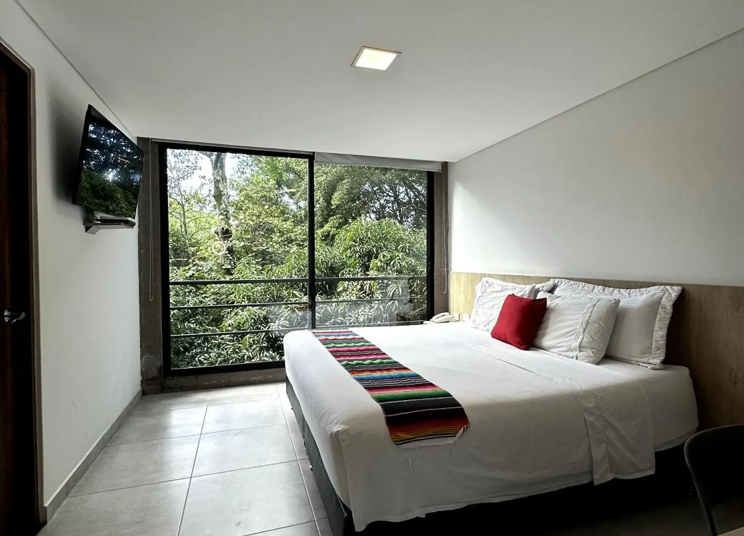 Hotel Zona Verde 메딜린
