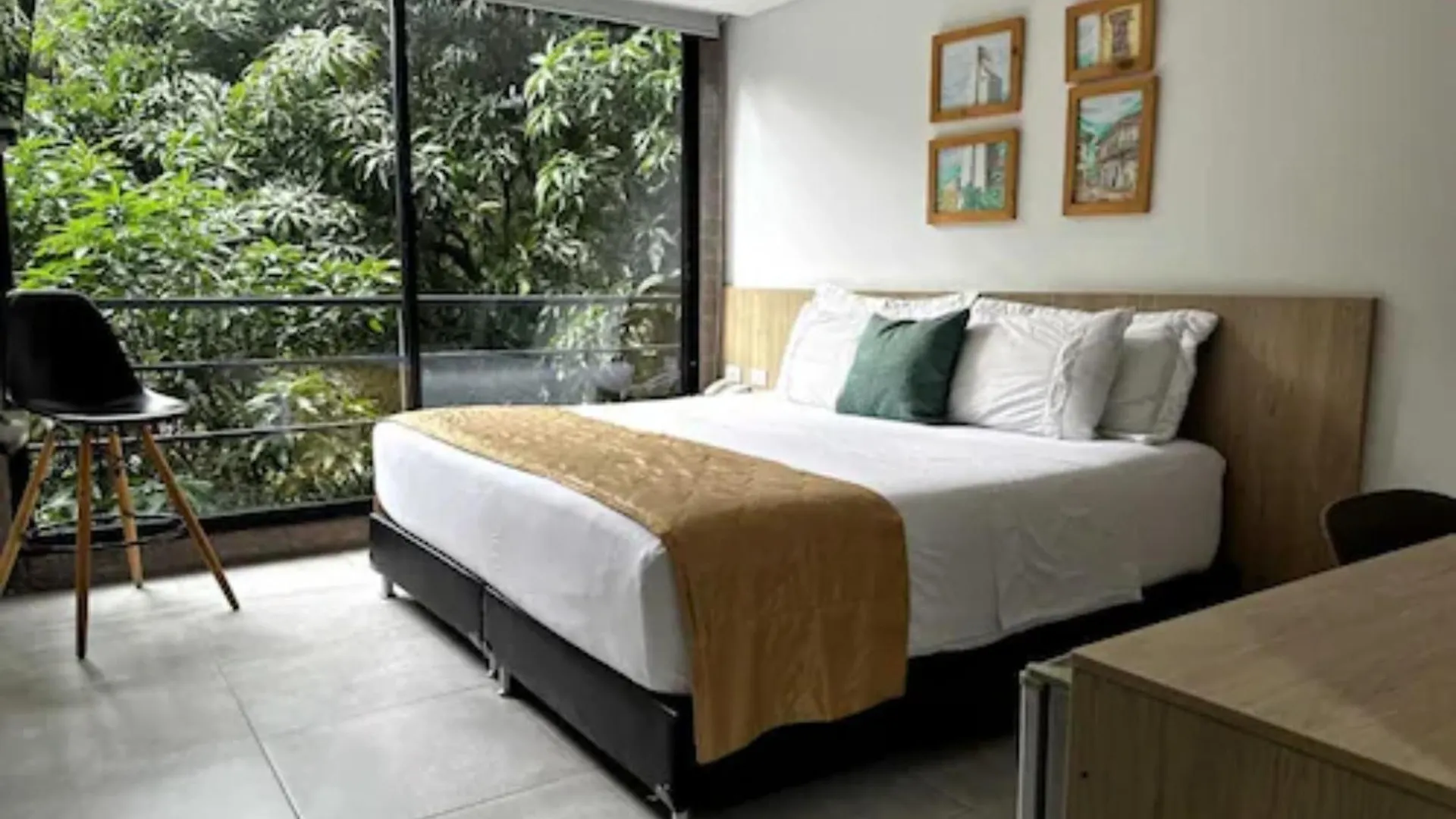 Hotel Zona Verde 메딜린